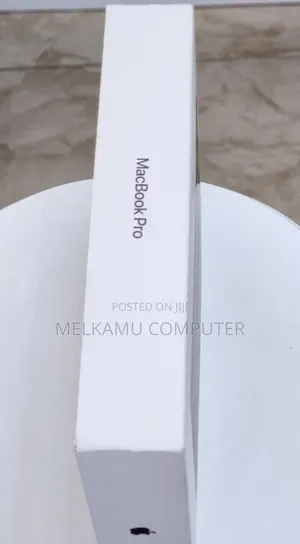 New Laptop Apple MacBook Pro 2025 M5 16GB Apple M5 SSD 1T