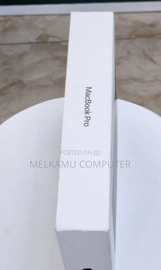 New Laptop Apple MacBook Pro 2025 M5 16GB Apple M5 SSD 1T