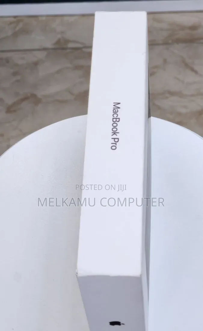 New Laptop Apple MacBook Pro 2025 M5 16GB Apple M5 SSD 1T