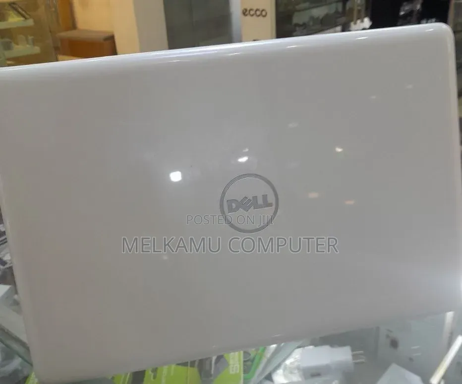 New Laptop Dell Inspiron 15 5567 24GB Intel Core i7 SSD 1T