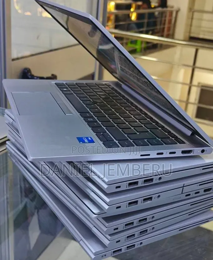 New Laptop HP EliteBook 830 G8 16GB Intel Core i5 SSD 512GB