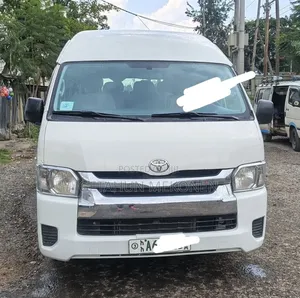 Car 2021 White