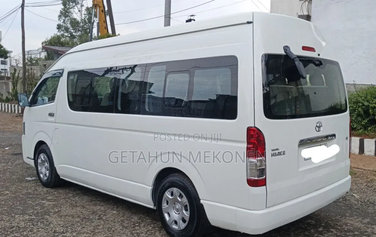 Car 2021 White