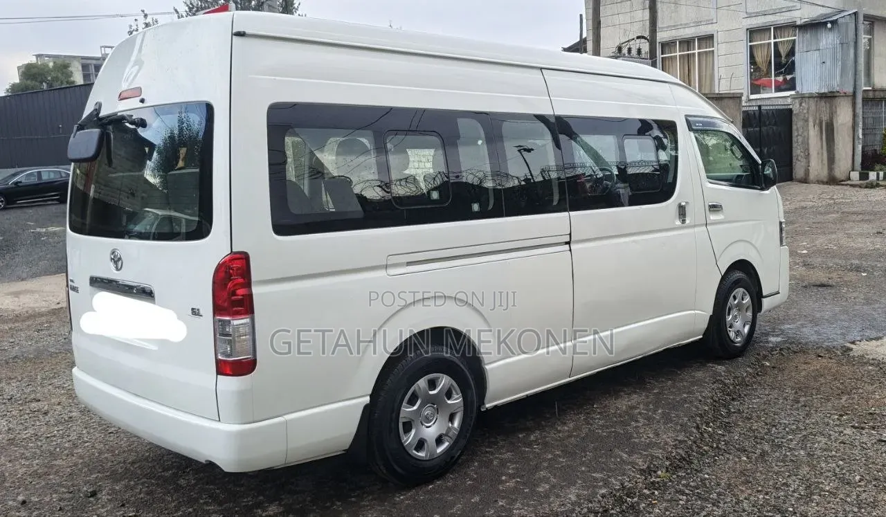 Car 2021 White