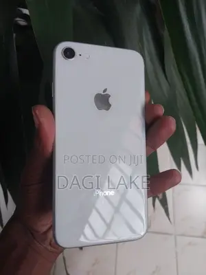 Apple iPhone 8 64 GB White