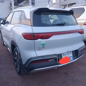BYD Yuan Up 2025 Silver