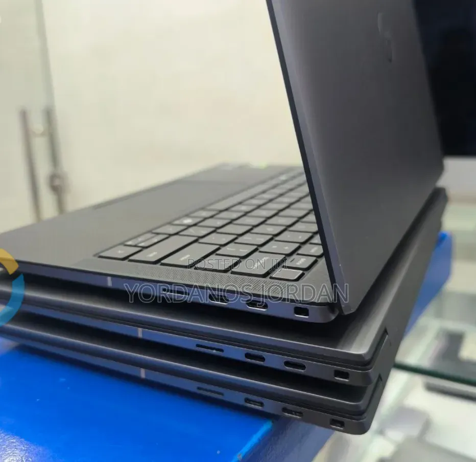 New Laptop Dell Precision 5490 32GB Intel Core Ultra 9 SSD 1T