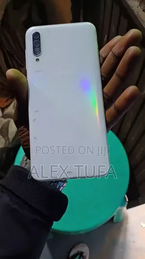 Samsung Galaxy A30 64 GB White