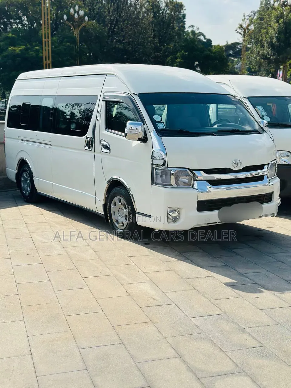 Toyota HiAce 2015