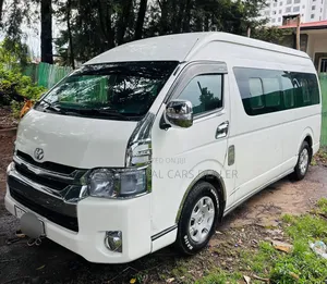 Toyota HiAce 2015