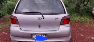 Toyota Vitz 2001 Silver