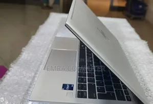 New Laptop HP EliteBook 830 G9 16GB Intel Core i5 SSD 512GB