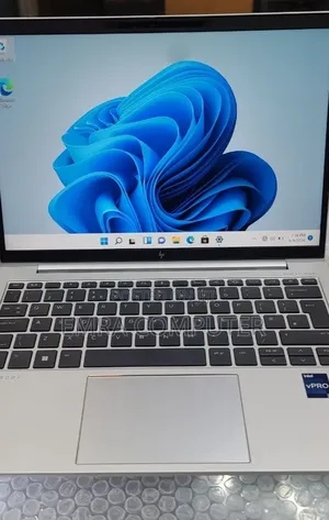 New Laptop HP EliteBook 830 G9 16GB Intel Core i5 SSD 512GB