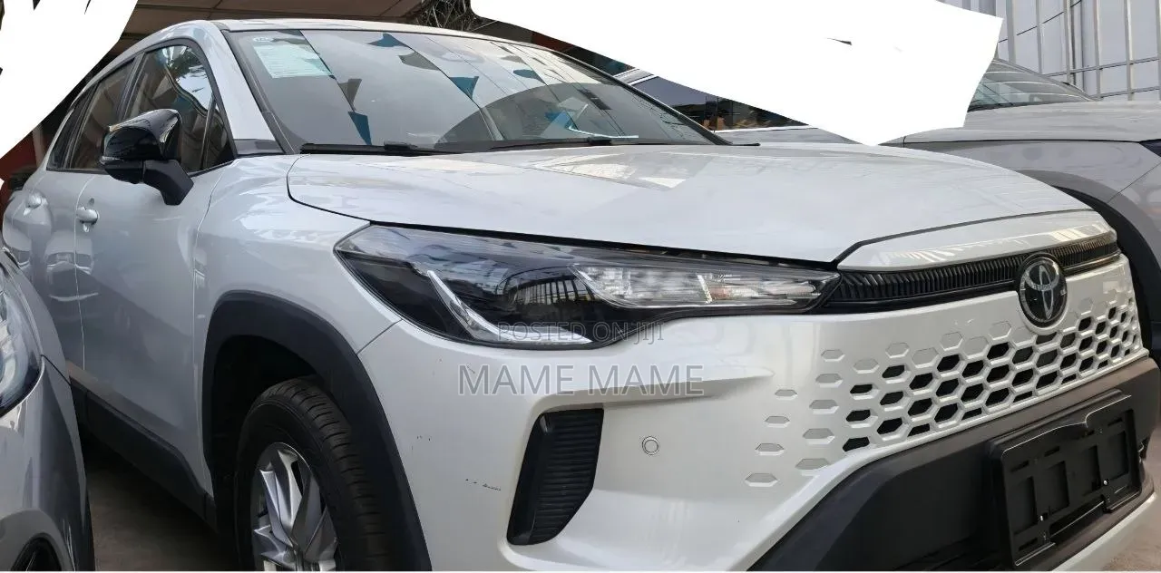 Toyota Corolla Cross Hybrid 2026 White