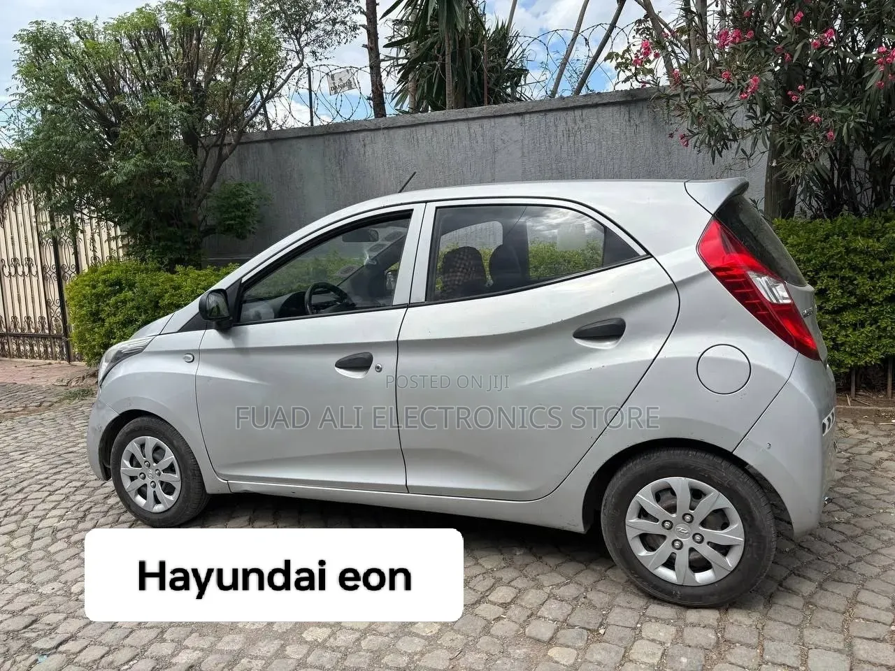 Hyundai Eon 2015 Silver