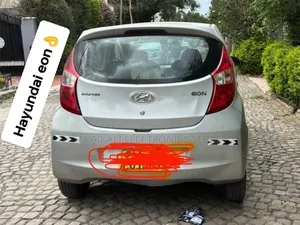 Hyundai Eon 2015 Silver