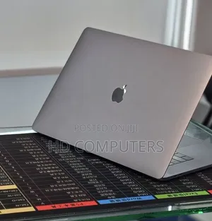 New Laptop Apple MacBook Pro 2018 32GB Intel Core i9 SSD 1T