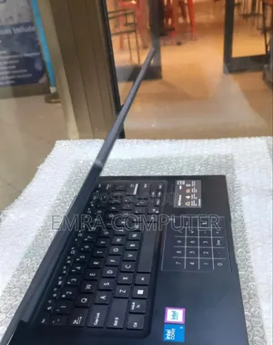 New Laptop Asus 16GB Intel Core 5 SSD 512GB