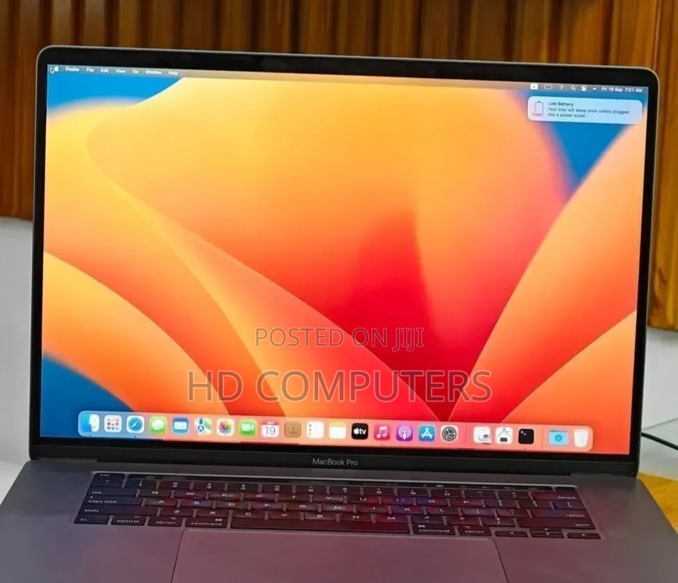New Laptop Apple MacBook Pro 2018 16GB Intel Core i7 SSD 512GB