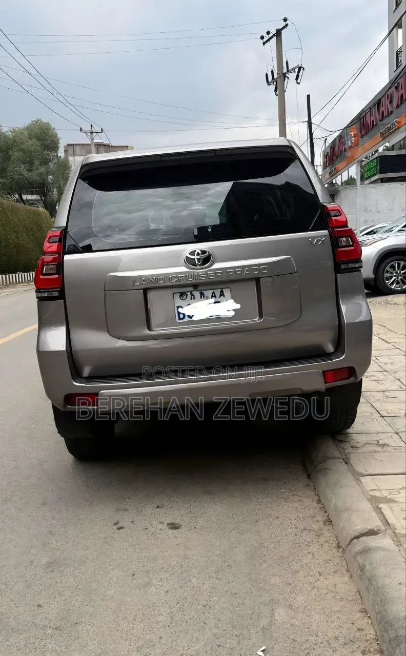 Toyota Land Cruiser 2021 Gray