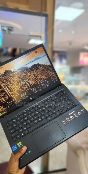 New Laptop Acer Nitro V 15 16GB Intel Core i7 SSD 512GB