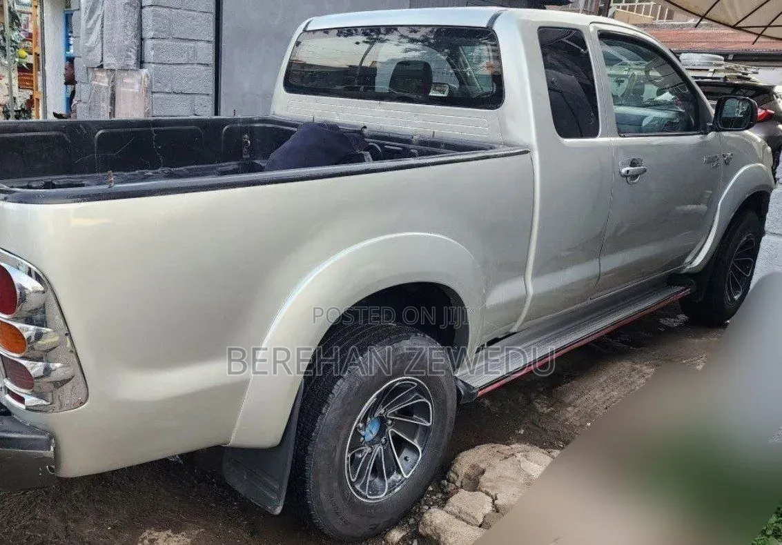 Toyota Hilux 2008 Silver