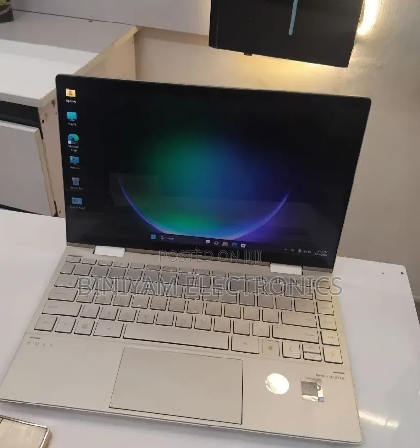 New Laptop HP OmniBook X Flip 14" 16GB Intel Core Ultra 7 SSD 1T