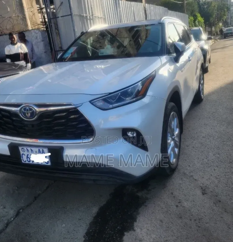 New Toyota Highlander Hybrid 2024 White