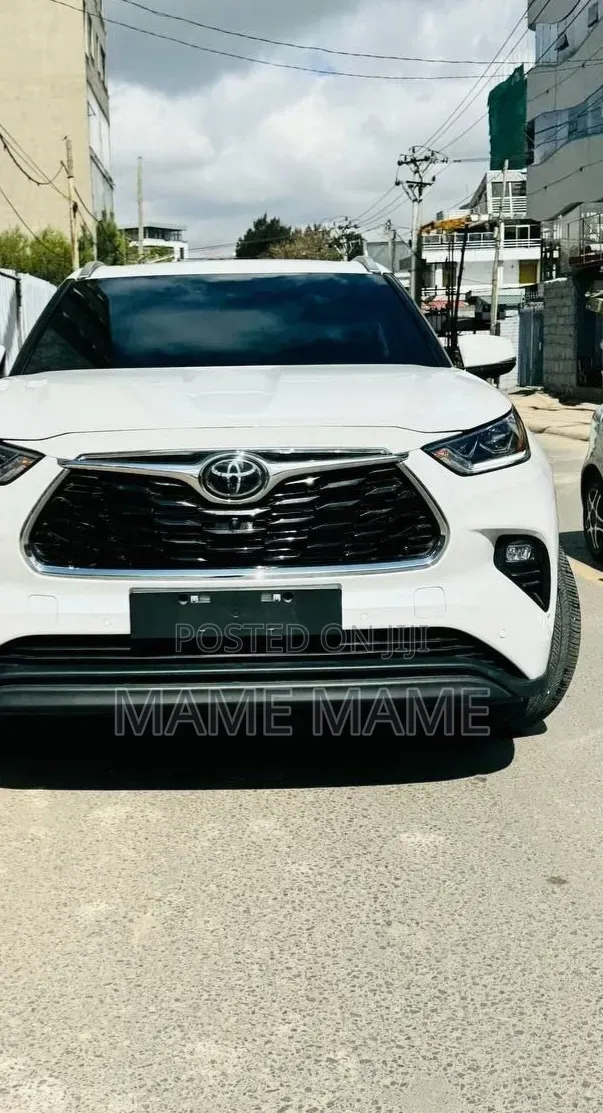 New Toyota Highlander Hybrid 2024 White