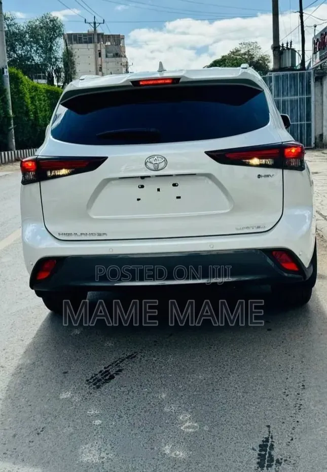 New Toyota Highlander Hybrid 2024 White