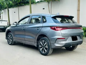 New BYD E2 43 kWh 94 hp FWD 2025 Silver