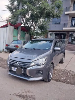 Mitsubishi Attrage 2021 Silver
