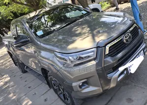 Toyota Hilux 2021 Beige