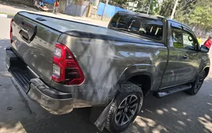 Toyota Hilux 2021 Beige