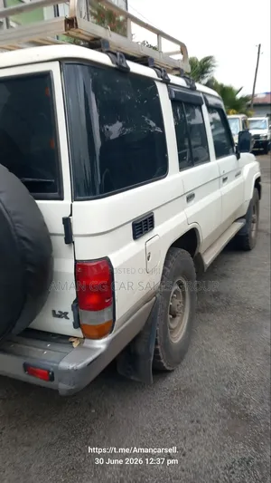 Toyota Land Cruiser 2013 White