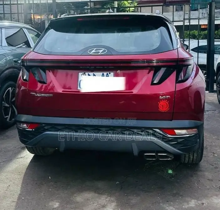 Hyundai Tucson 2023 Red