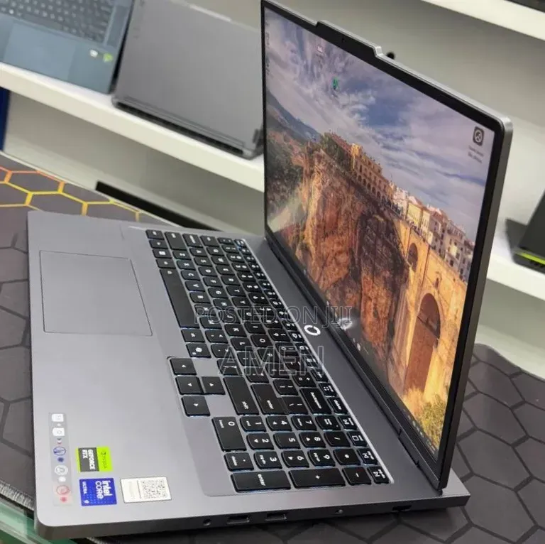 New Laptop Lenovo Legion 5 32GB Intel Core Ultra 9 SSD 1T