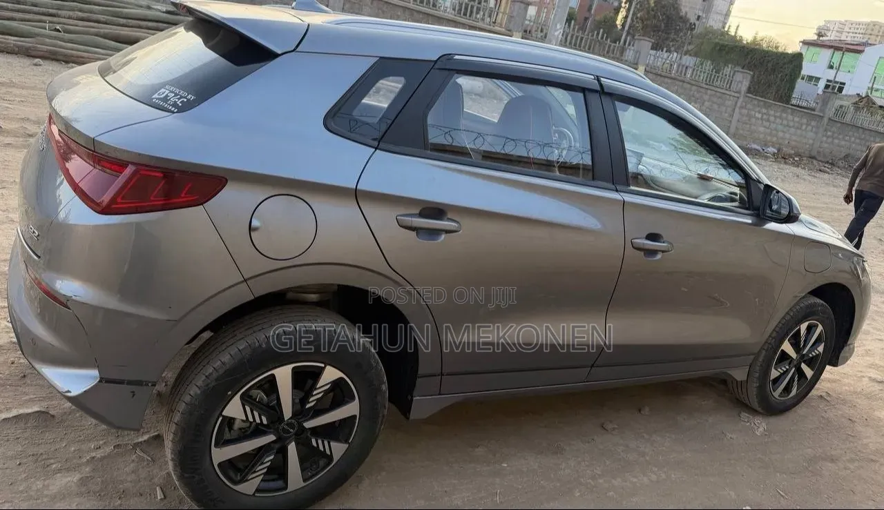 BYD E2 43 kWh 94 hp FWD 2025 Gray