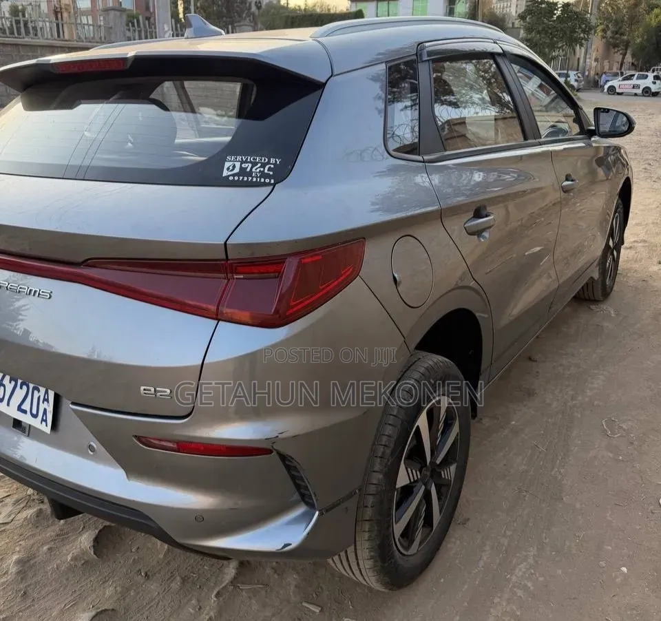 BYD E2 43 kWh 94 hp FWD 2025 Gray