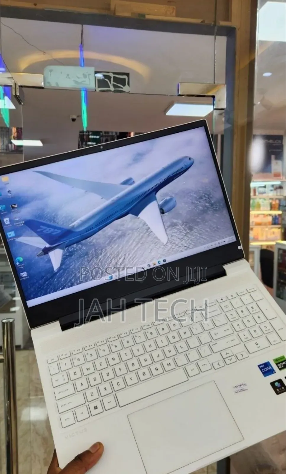 New Laptop HP Victus 16 16GB Intel Core i7 SSD 1T