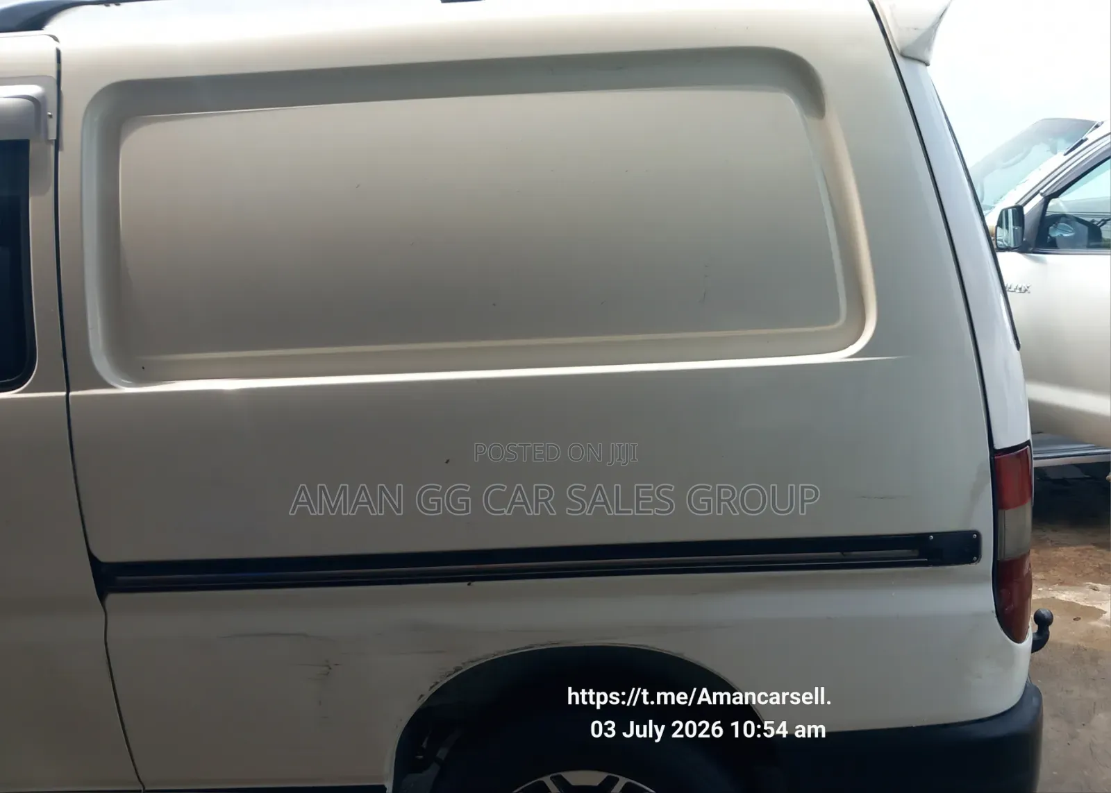 Toyota HiAce 2011 White