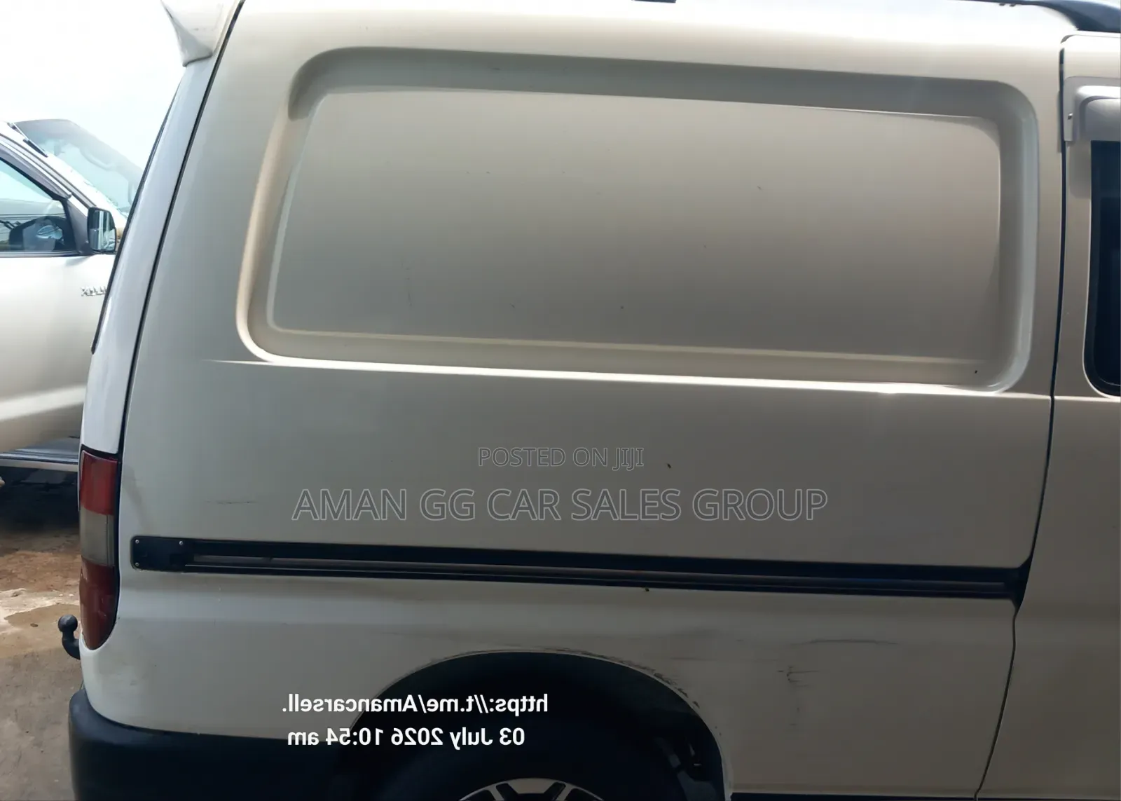 Toyota HiAce 2011 White