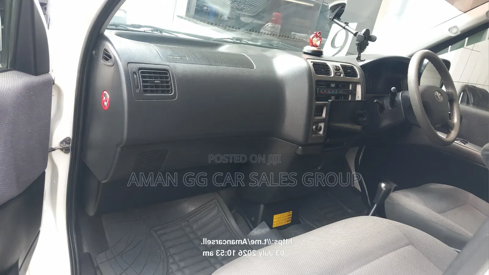 Toyota HiAce 2011 White