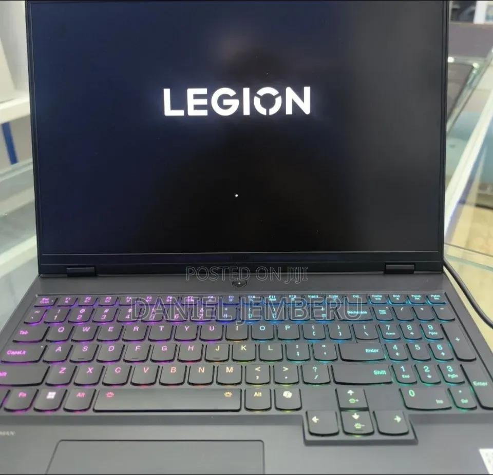 New Laptop Lenovo Legion Pro 7 32GB Intel Core i9 SSD 1T