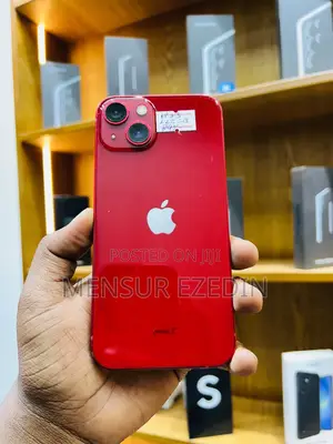 Apple iPhone 13 128 GB Red