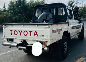 Toyota Land Cruiser 2020 White