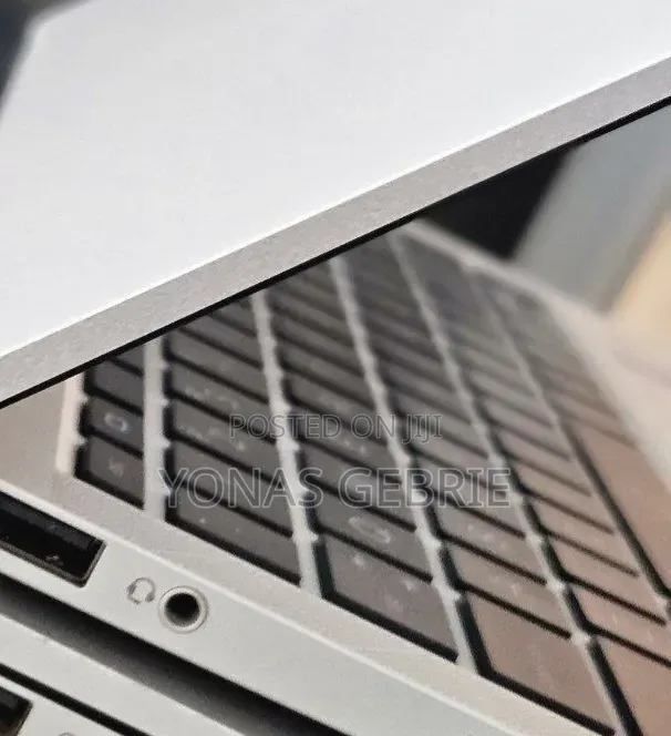 New Laptop HP EliteBook 1040 G8 16GB Intel Core i7 SSD 512GB