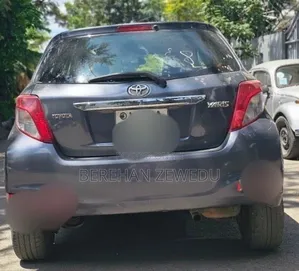 Toyota Yaris 2012 Gray