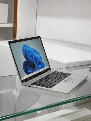 New Laptop HP EliteBook 845 G8 16GB AMD Ryzen 5 SSD 512GB