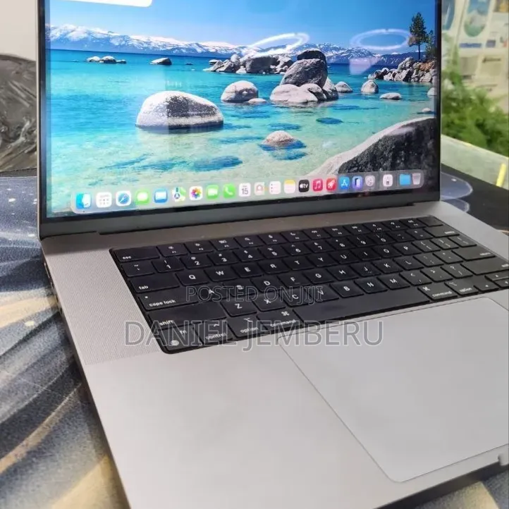 New Laptop Apple MacBook Pro 2021 M1 16GB Apple M1 Pro SSD 1T